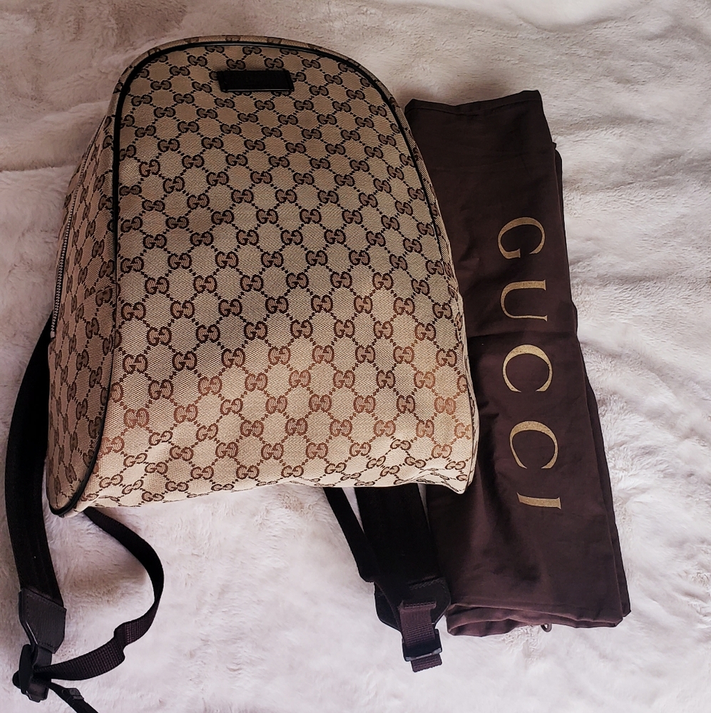 Gucci zip Around pack bag